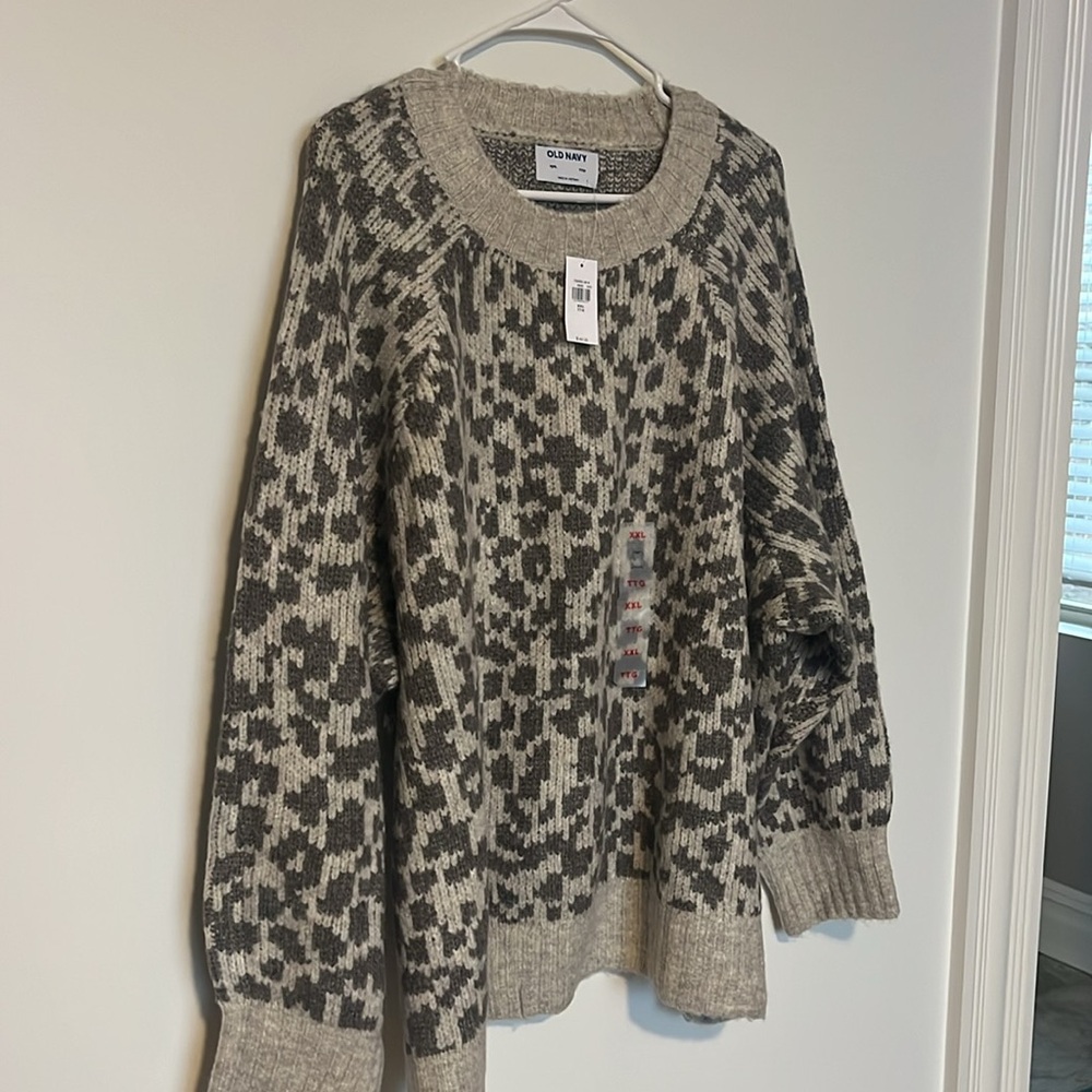 Old Navy Chunky Knit Gray Pattern Sweater, NWT - Picture 2 of 6